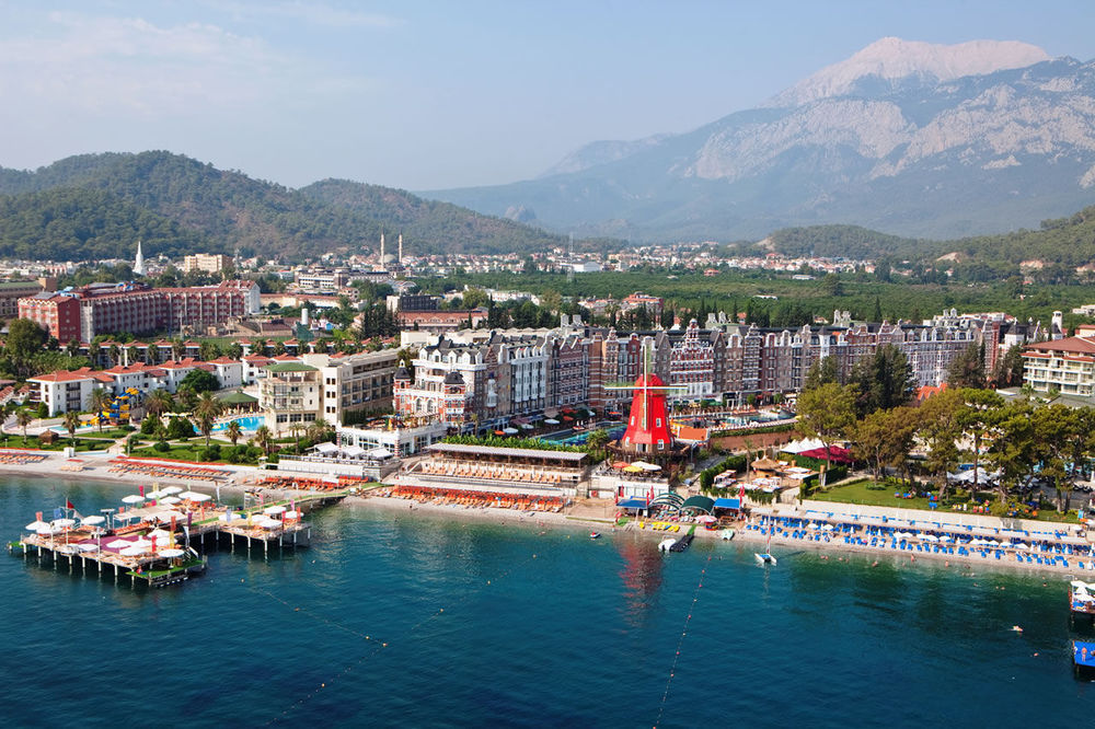 Turkey kemer. Кимер Турция. Kemer город в Турции. Турция Анталья оранж Каунти Кемер. Кемер центр Турция.